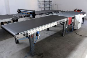 Linia powrotna z okleiniarki ze szczotkarką <br>Belgia